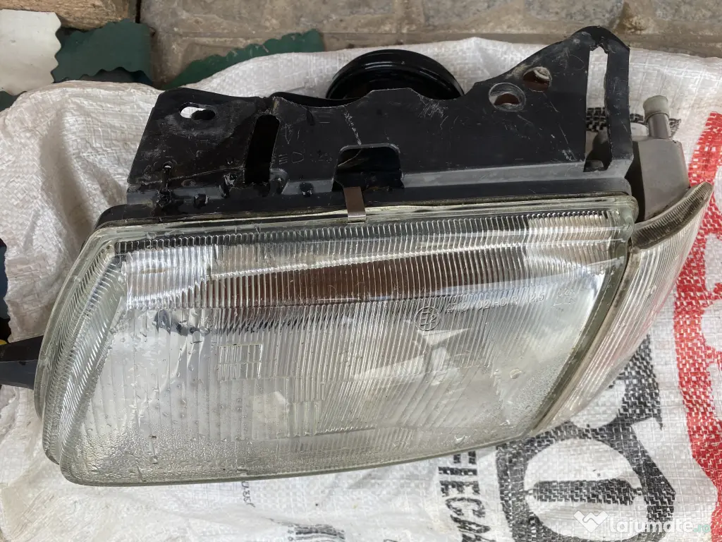 Faruri și stopuri Citroën Saxo 1.1 