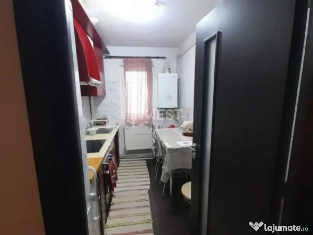 Apartament 3 camere- zona Dacia 