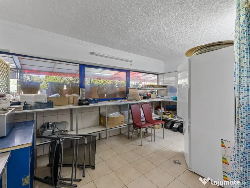 Terasa de vanzare pe strandul Neptun 