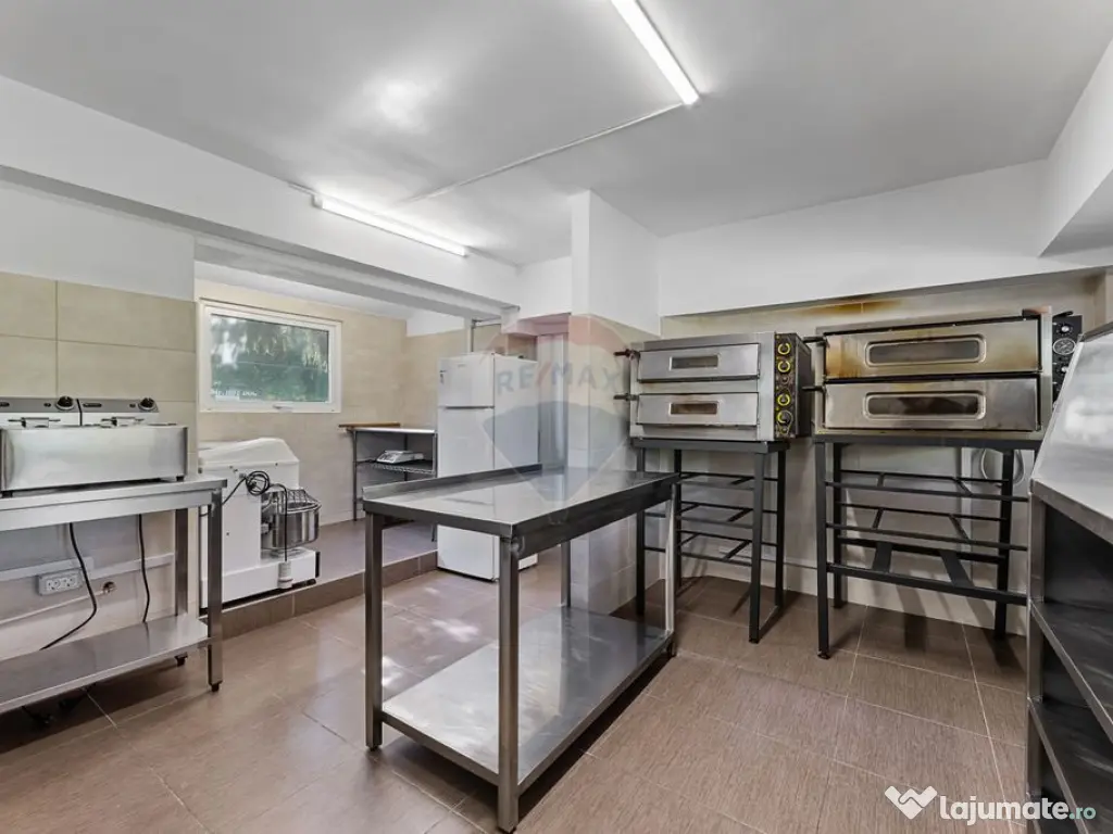 Terasa de vanzare pe strandul Neptun 