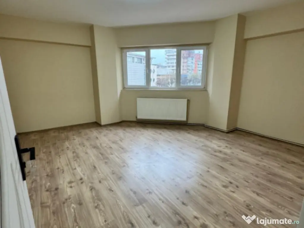 Apartament de vanzare, 47 mp, zona Central 