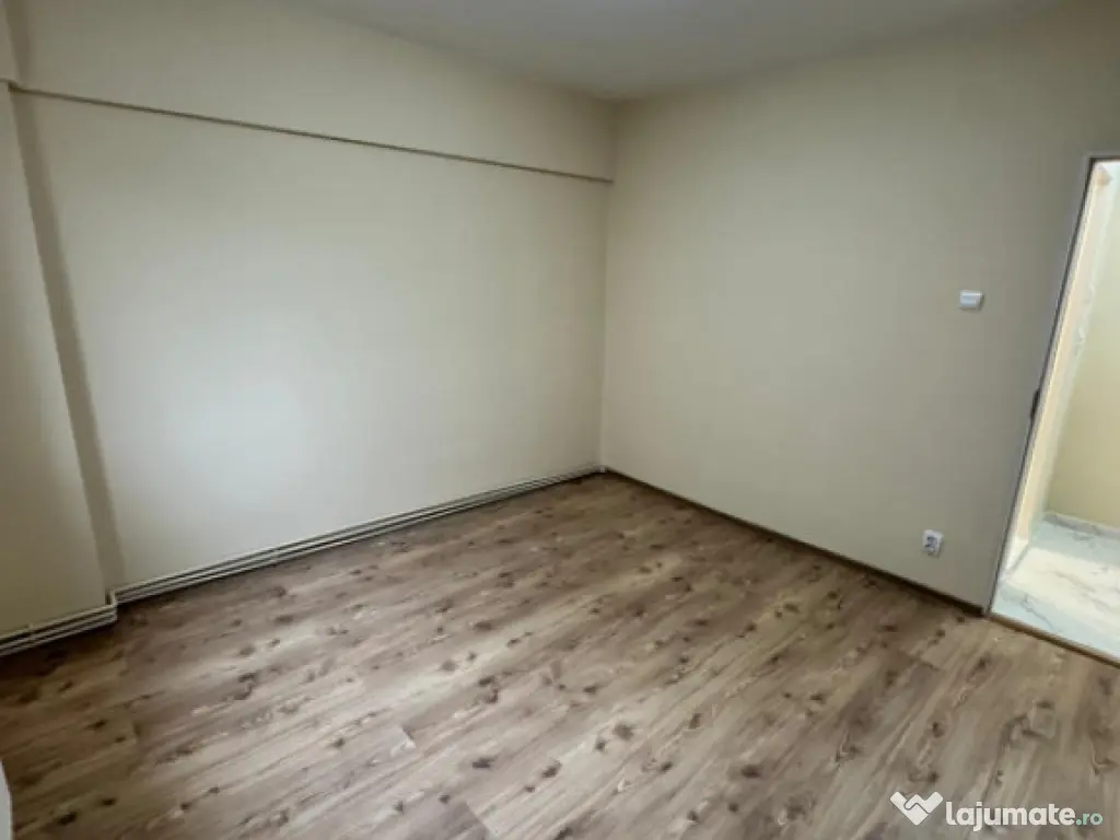 Apartament de vanzare, 47 mp, zona Central 