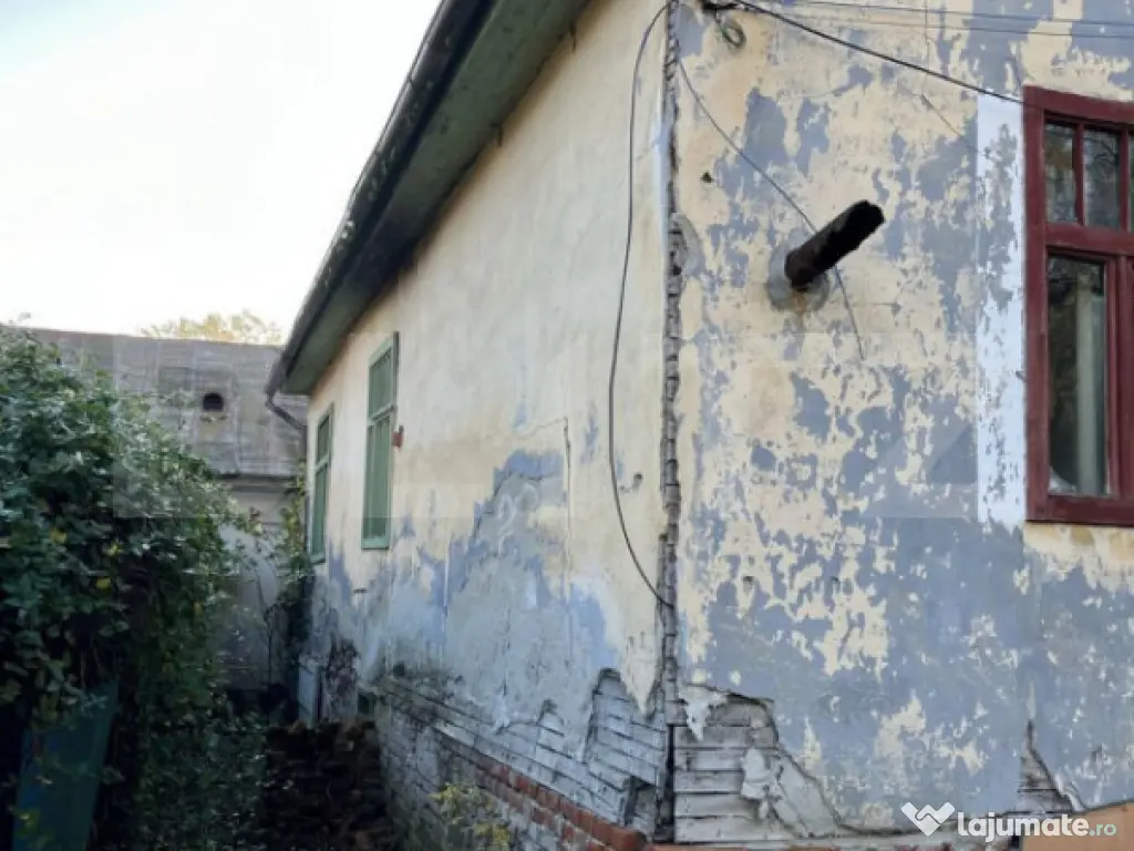 Teren Buziaș, lângă parc 