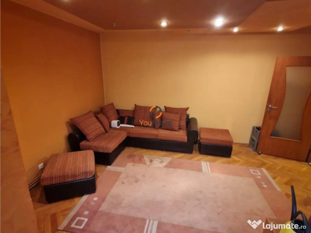 Decomandat 4 camere etaj 1 Circumvalatiunii/Iulius Town