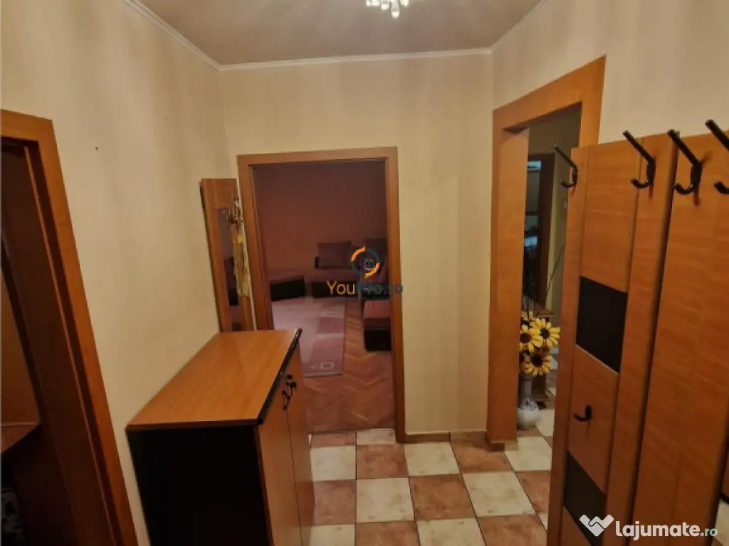 Decomandat 4 camere etaj 1 Circumvalatiunii/Iulius Town