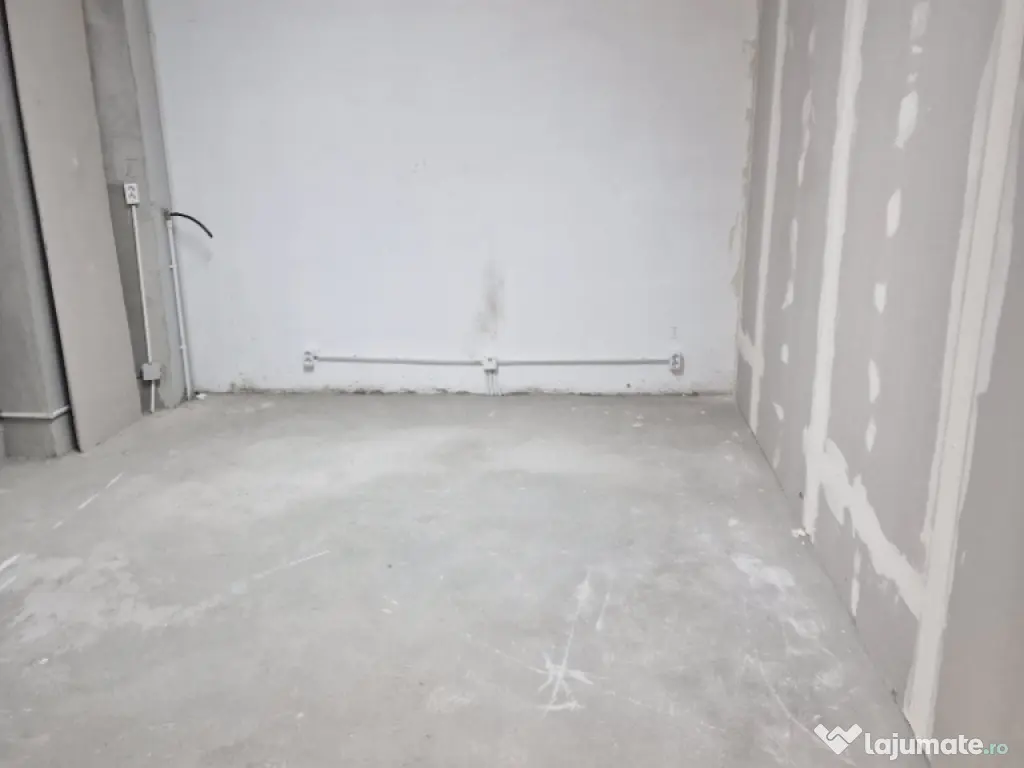 Închiriez spațiu comercial 