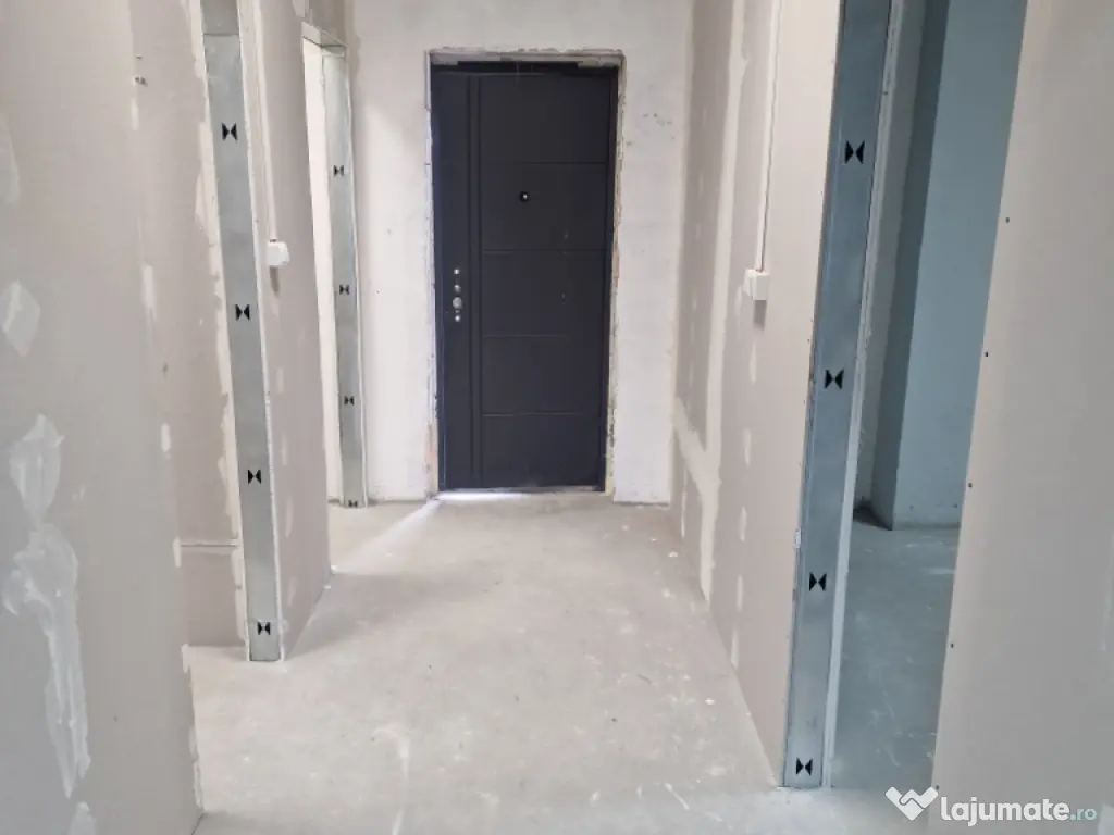 Închiriez spațiu comercial 