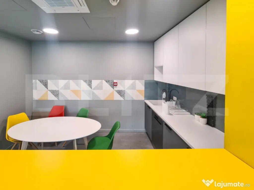 OPORTUNITATE ! Spatiu de birou ,modern, zona Semicentrala 