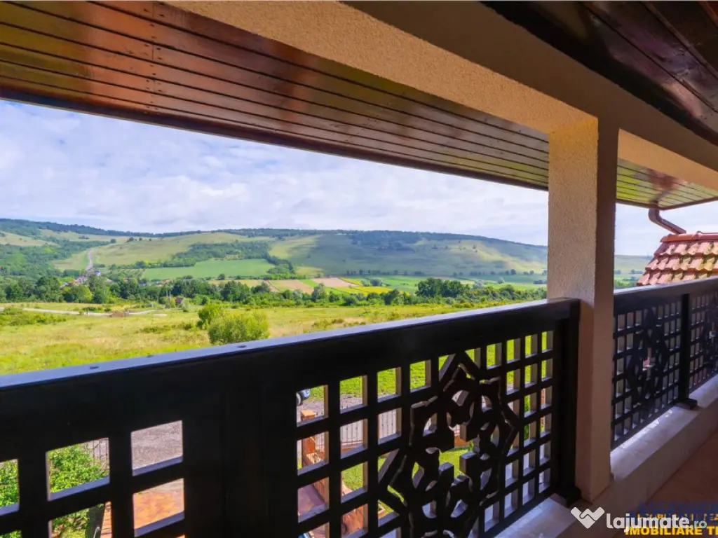 FILM! Resedinta nobiliara, in inima coltului verde al Vaii N