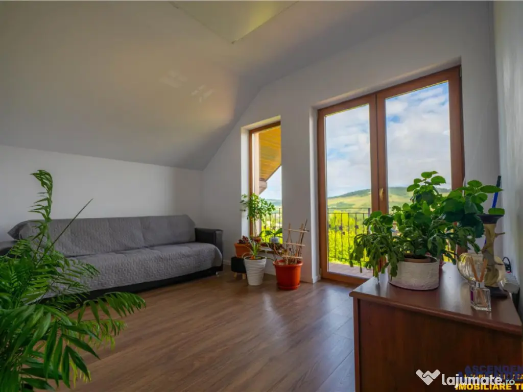 FILM! Resedinta nobiliara, in inima coltului verde al Vaii N