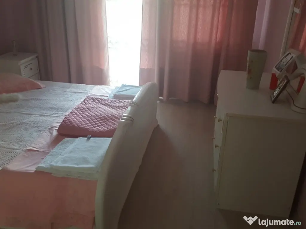 Mamaia Sat – Vila P+2 mobilata si utilata 