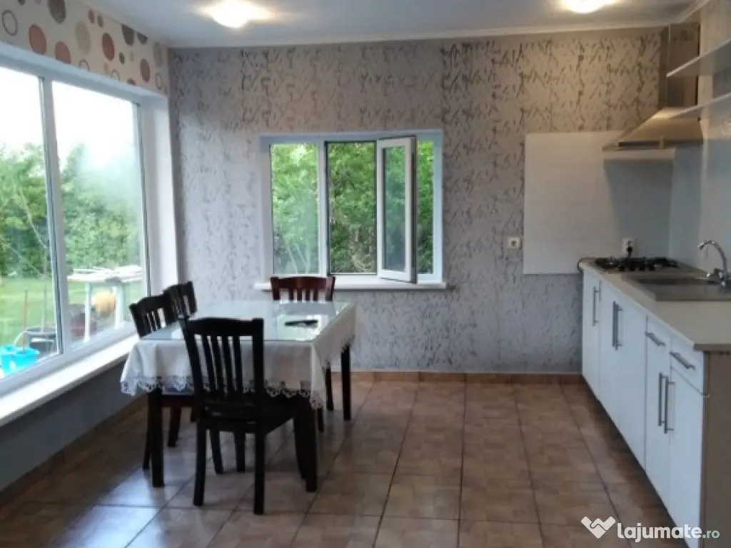 Mamaia Sat – Vila P+2 mobilata si utilata 