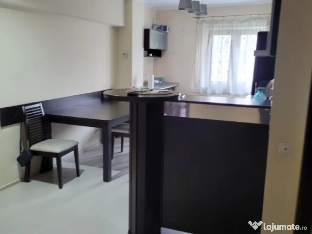 Apartament 4 camere langa tribunal. 