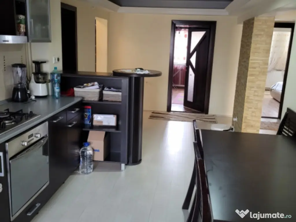 Apartament 4 camere langa tribunal. 