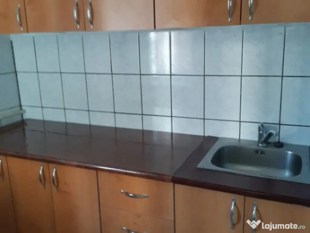 Garsoniera in zona Girocului , str Martir Dumitru Juganaru