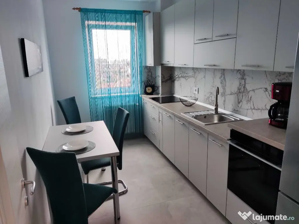 2 camere zona Complexului Studentesc