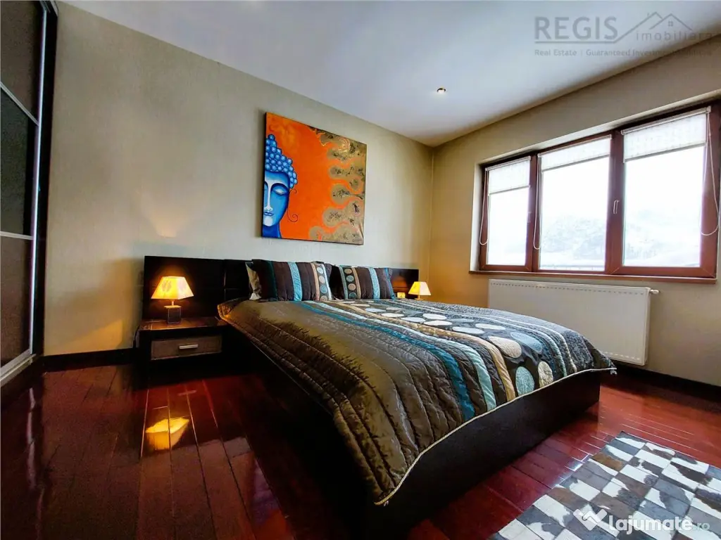 Resedinta Exclusivista Sinaia, Central