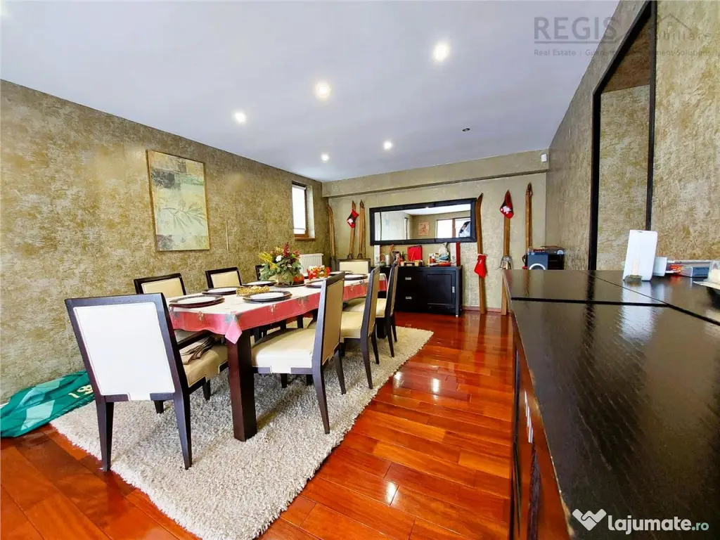 Resedinta Exclusivista Sinaia, Central