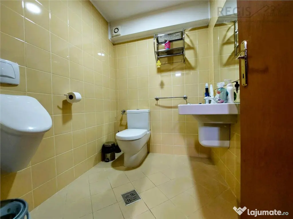 Resedinta Exclusivista Sinaia, Central