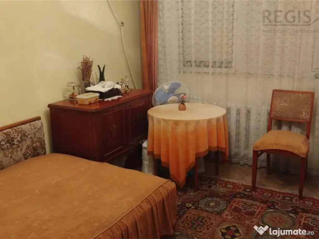 Apartament 3 camere spatios, decomandat Spiru Haret 