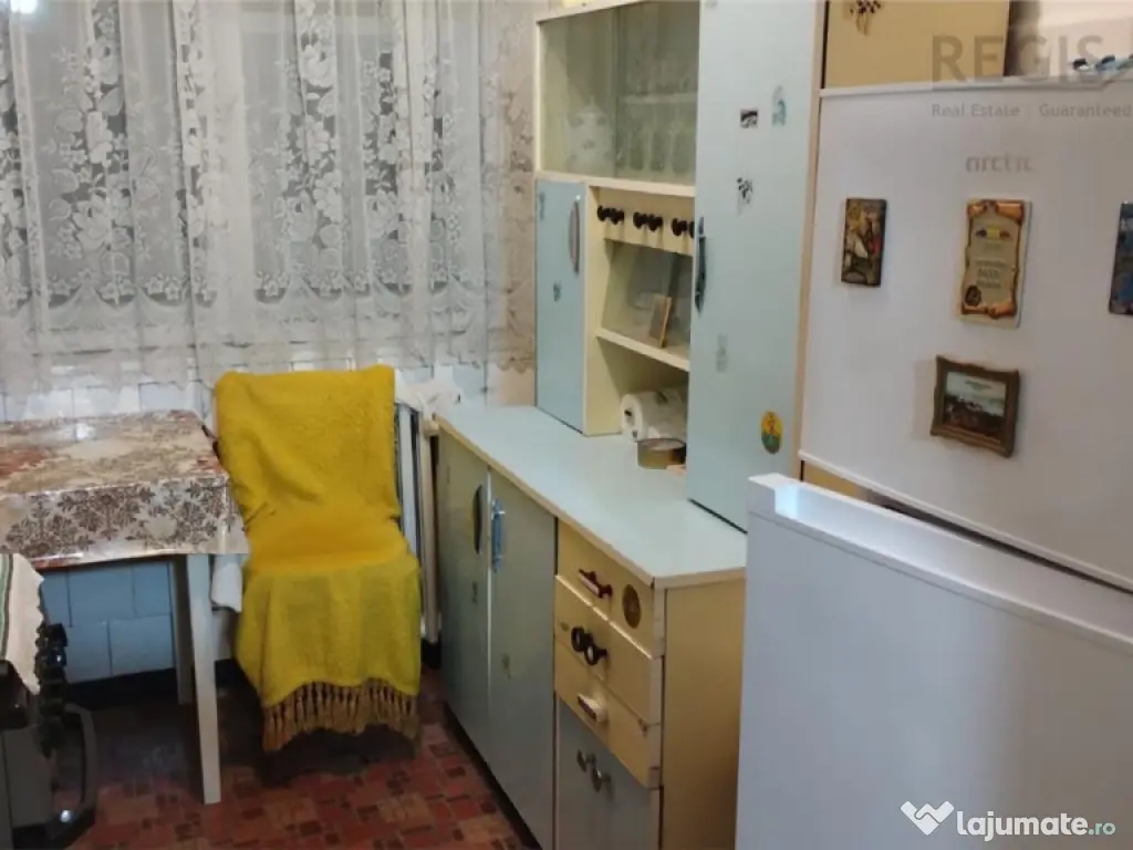 Apartament 3 camere spatios, decomandat Spiru Haret 