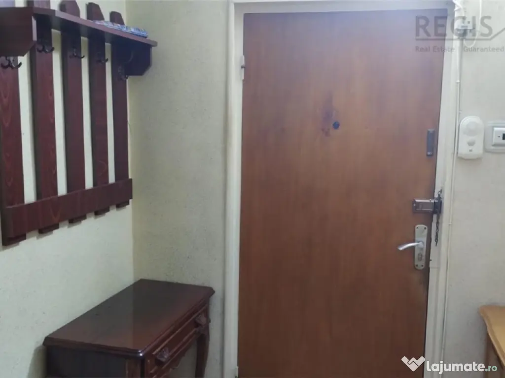 Apartament 3 camere spatios, decomandat Spiru Haret 