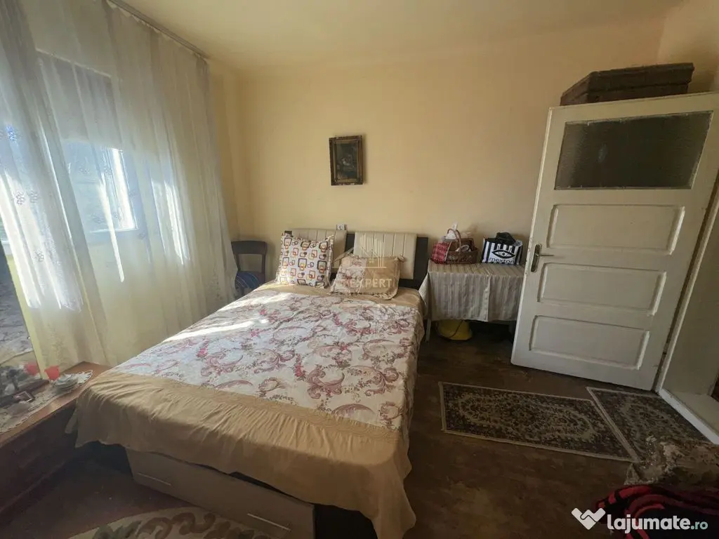 CASA 3 CAMERE+ANEXA 2 CAMERE GARAJ TEREN 2430MP BEREVOIES... 