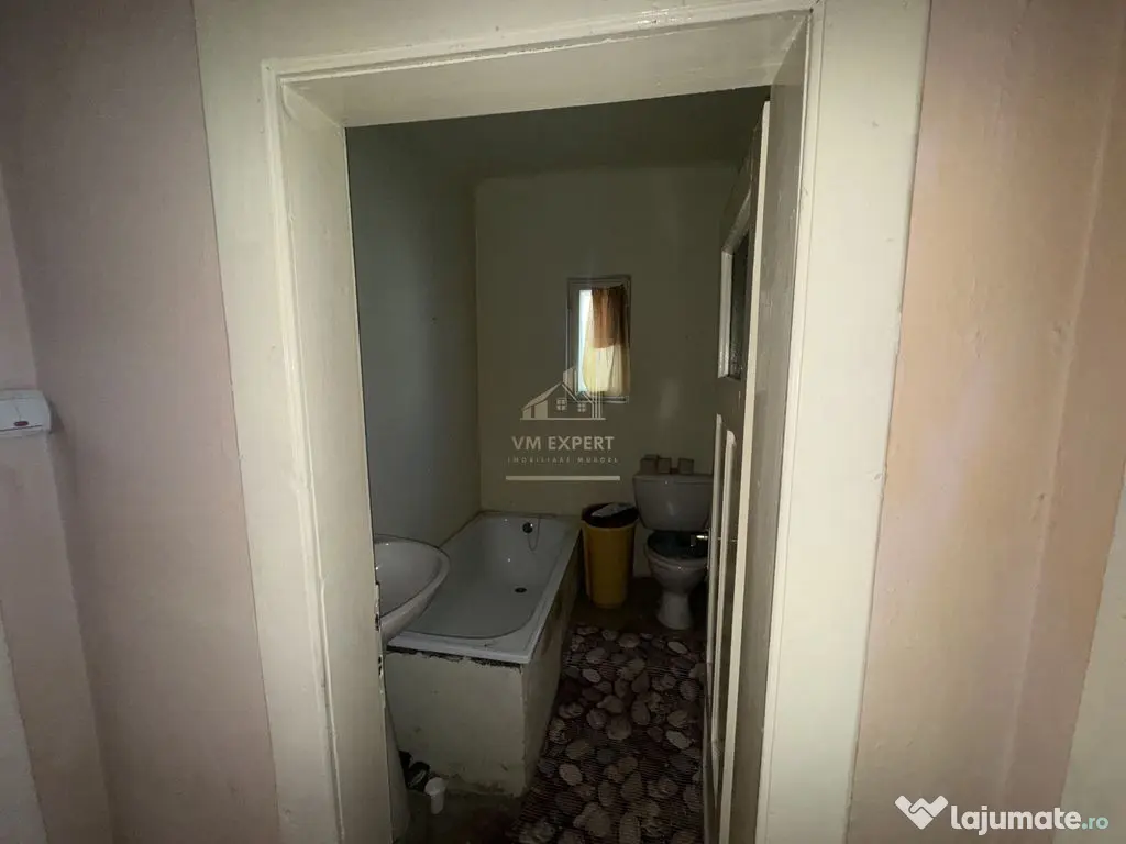 CASA 3 CAMERE+ANEXA 2 CAMERE GARAJ TEREN 2430MP BEREVOIES... 