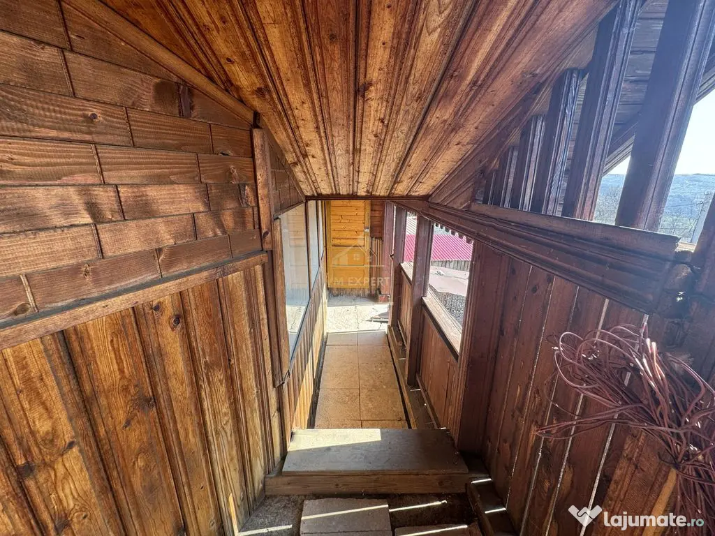 CASA 3 CAMERE+ANEXA 2 CAMERE GARAJ TEREN 2430MP BEREVOIES... 