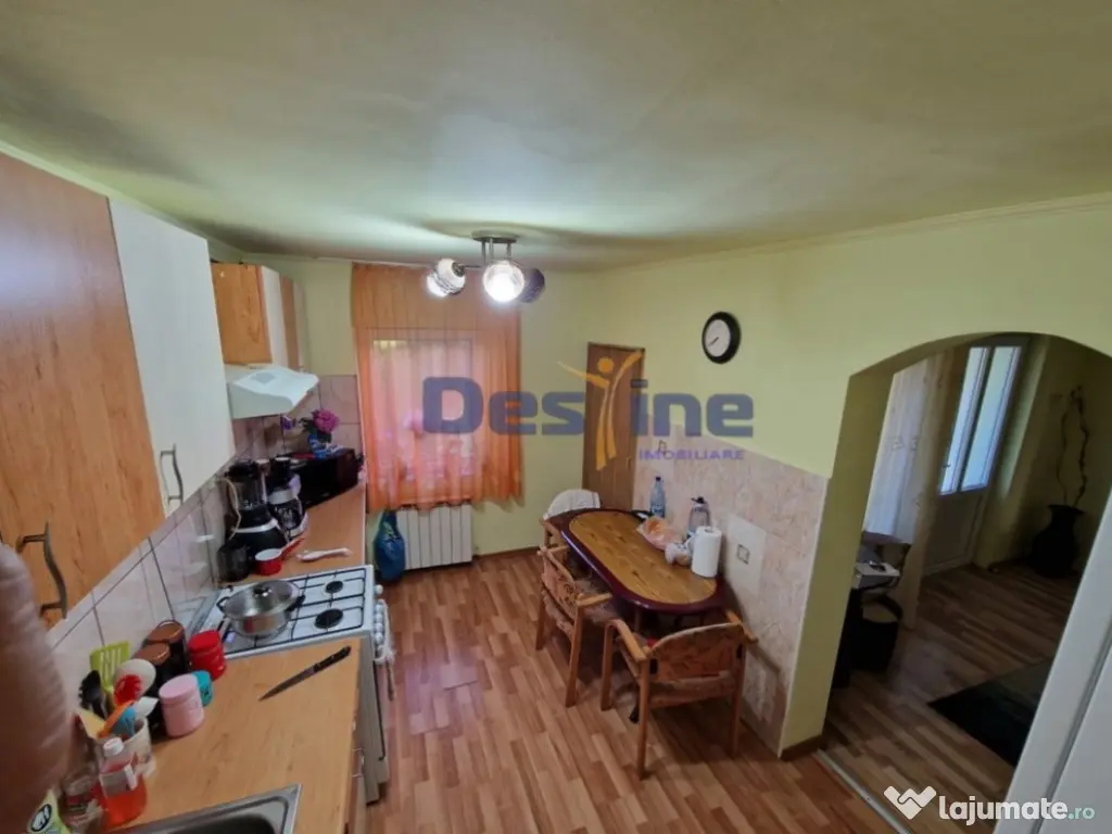 VAND CASA MOBILATA SI UTILATA + GRADINA + TEREN, DEJ 