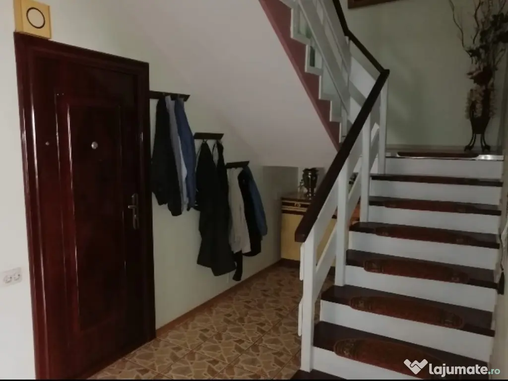 Casa/Vila ( P + Etaj + Pod ) sistem duplex - Zona Sf.Ilie 