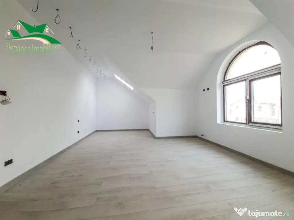 Duplex modern cu locuință secundară și curte amenajată,