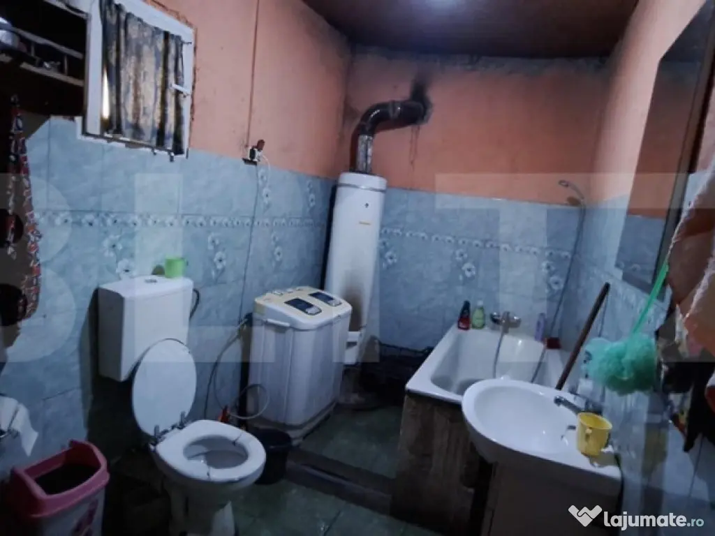 Casa bătrânească cu anexe , teren de 4200mp, zona Madaras