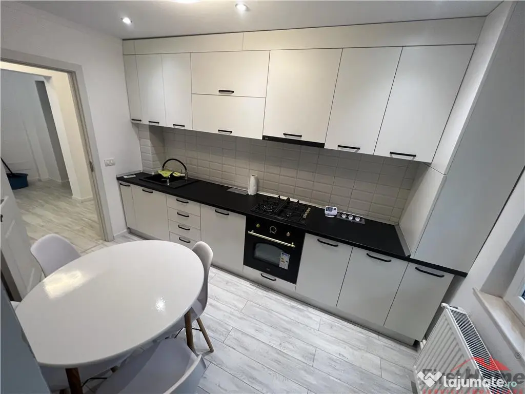 Apartament 2 camere, etaj 3, renovat, zona Sala Polivalenta