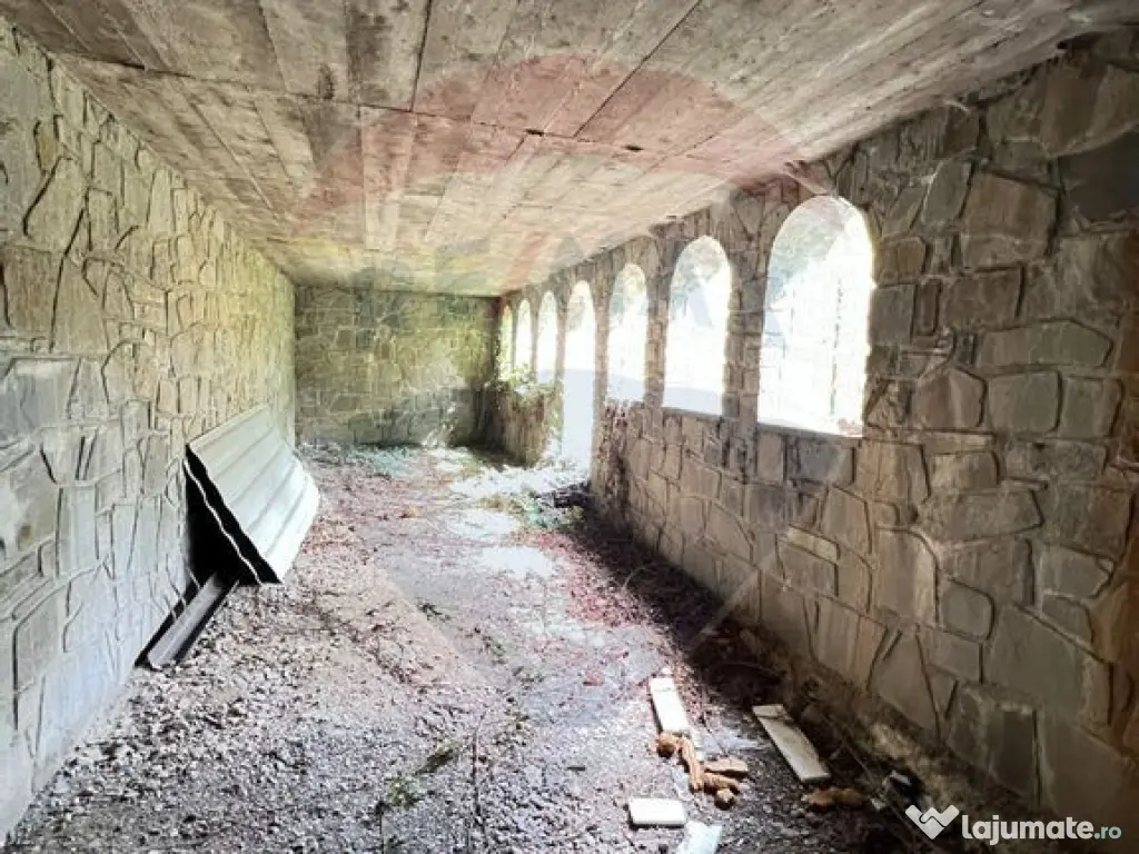 Casă / Vilă 7 camere sat Mădei comuna Borca Jud Neamț 