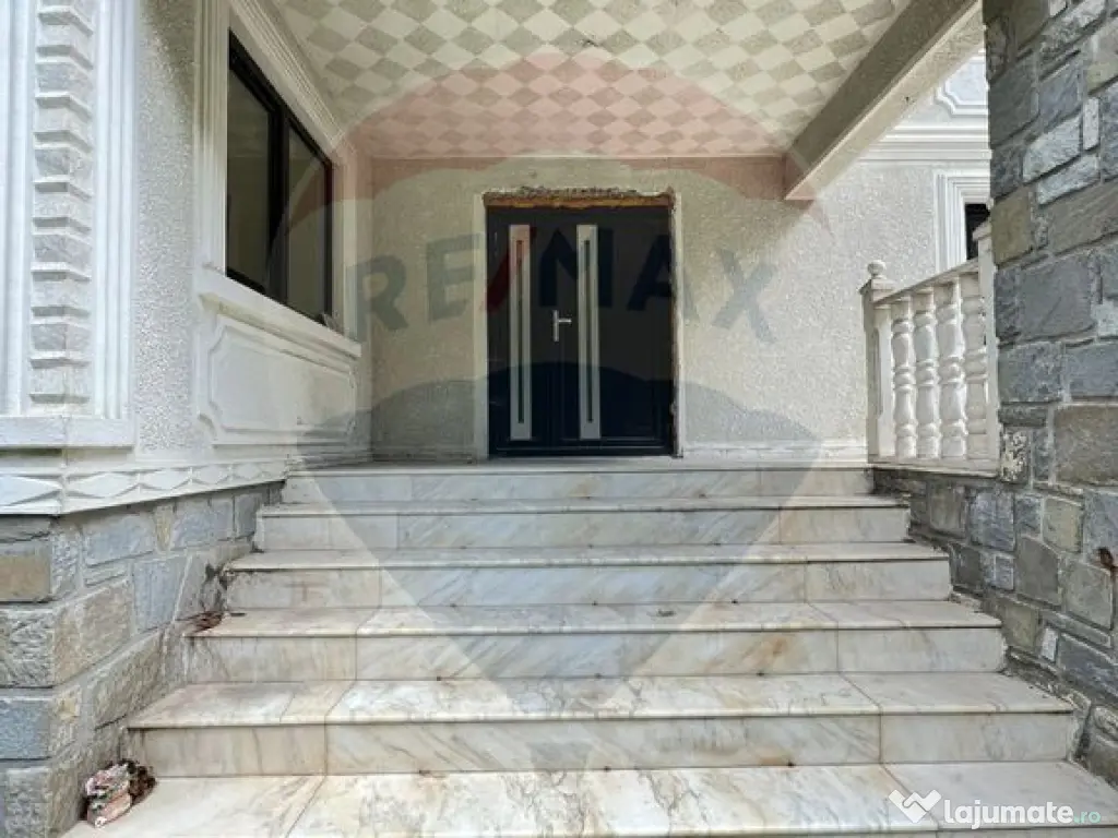 Casă / Vilă 7 camere sat Mădei comuna Borca Jud Neamț 