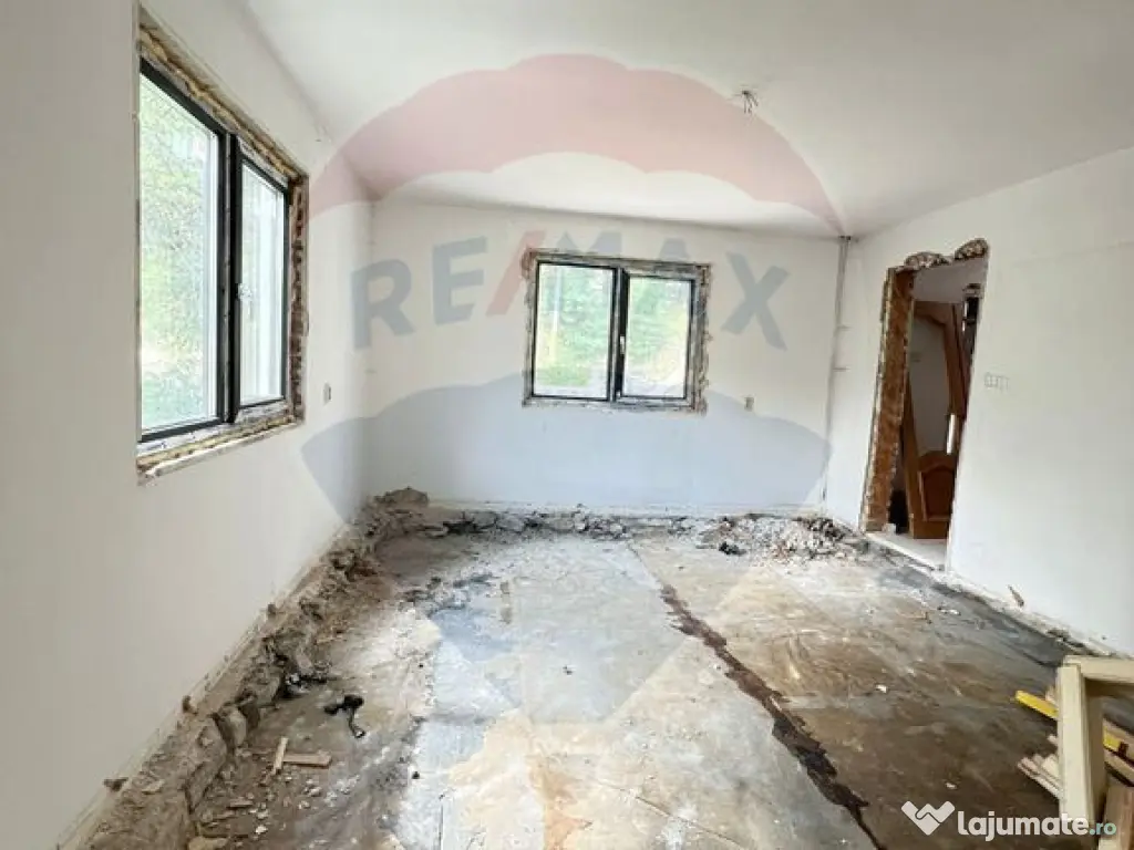 Casă / Vilă 7 camere sat Mădei comuna Borca Jud Neamț 