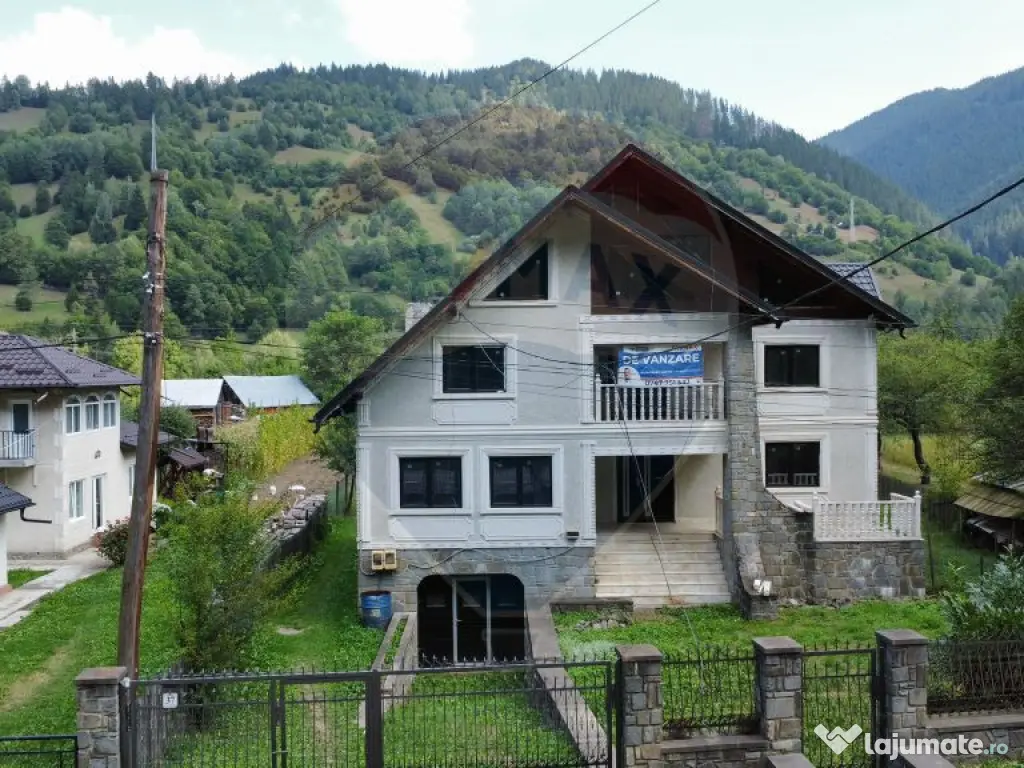 Casă / Vilă 7 camere sat Mădei comuna Borca Jud Neamț 