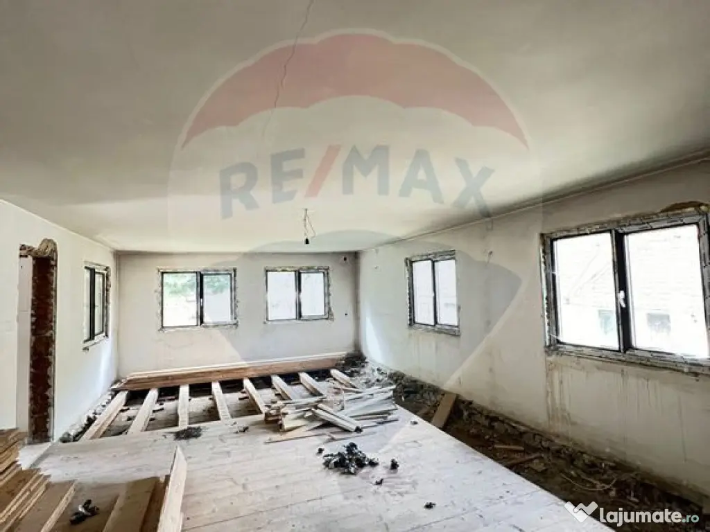 Casă / Vilă 7 camere sat Mădei comuna Borca Jud Neamț 