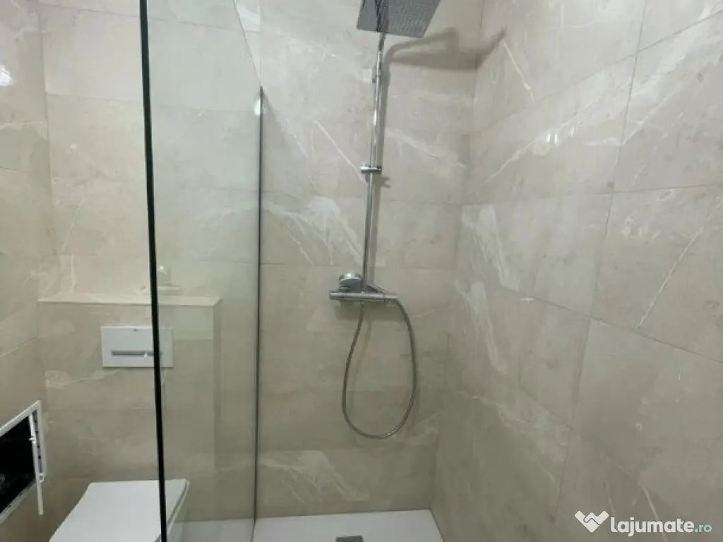 Titan, Piata Salajan, Apartament 3 camere, Complet Renovat!