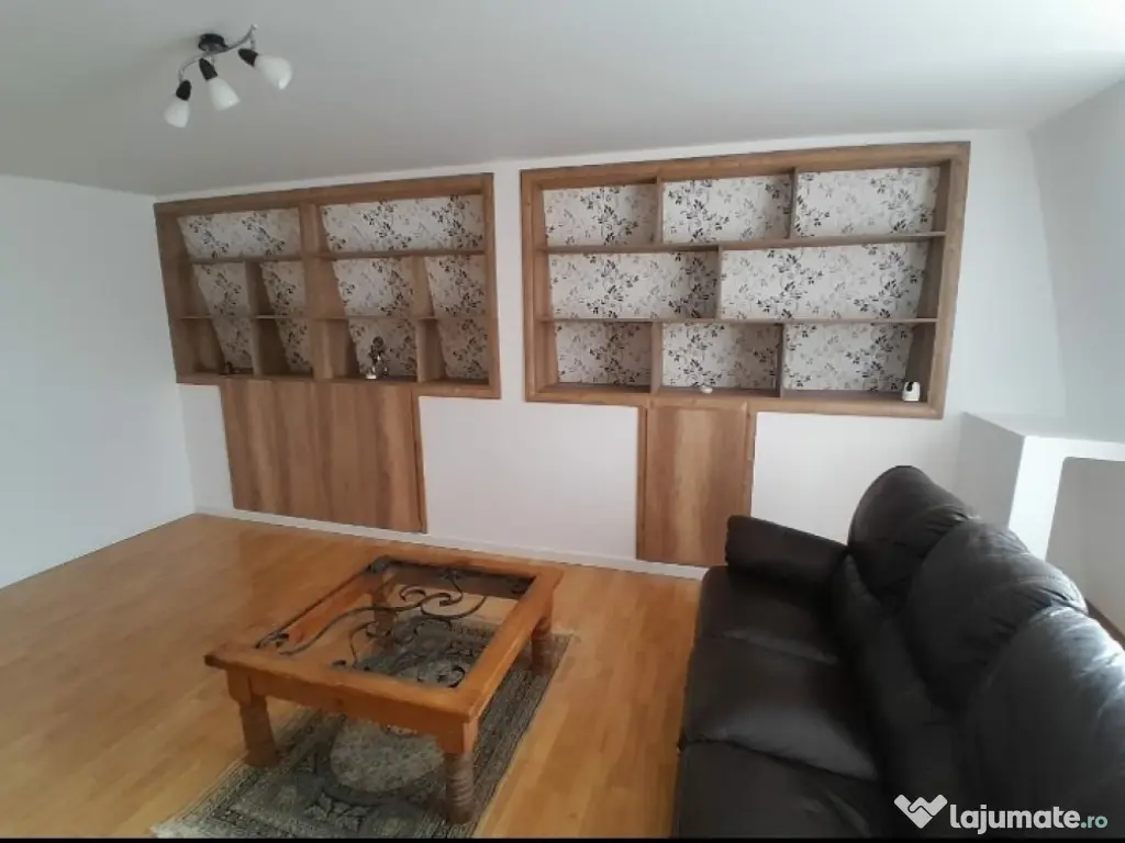 Apartament cu 3 camere Zona Zamca