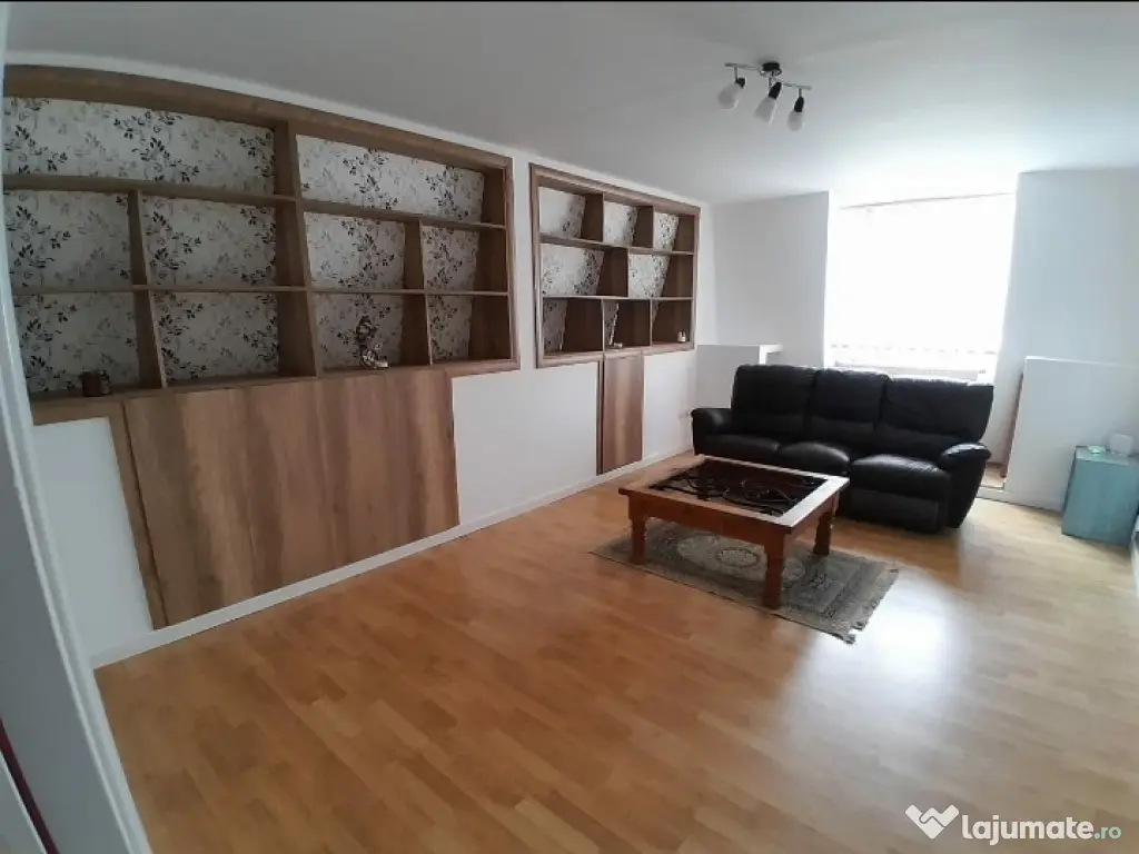 Apartament cu 3 camere Zona Zamca