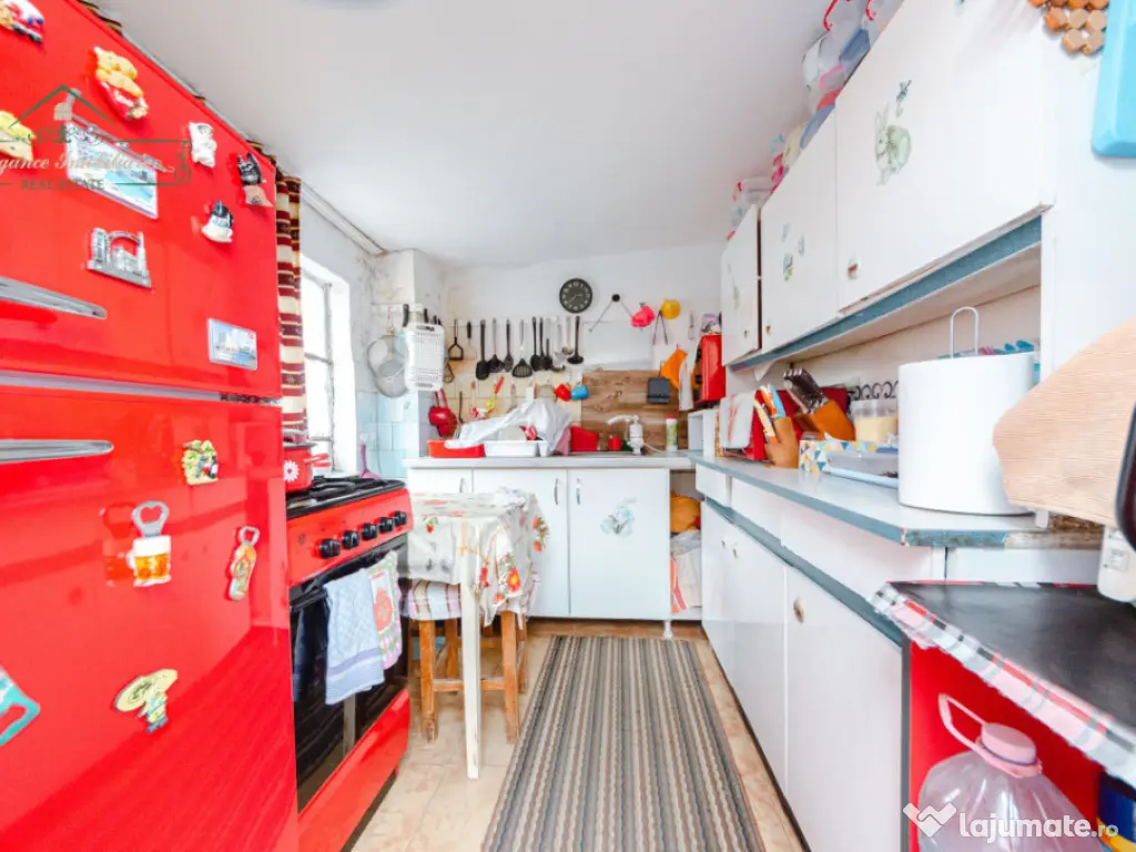 Casa cu 2 camere si 900 mp teren, zona Subcetate, Arad 