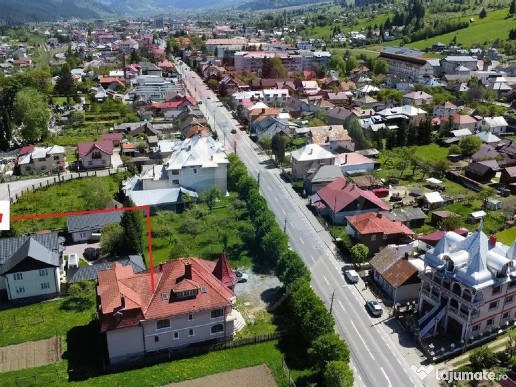 Pensiune/Casă cu 18 camere de vânzare în Campulung Mol... 