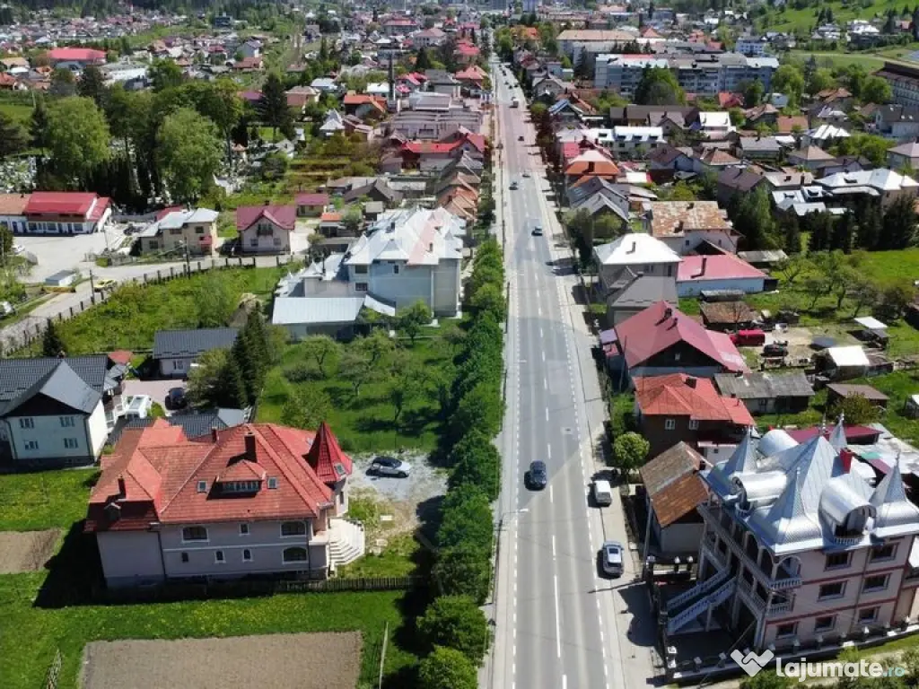 Pensiune/Casă cu 18 camere de vânzare în Campulung Mol... 