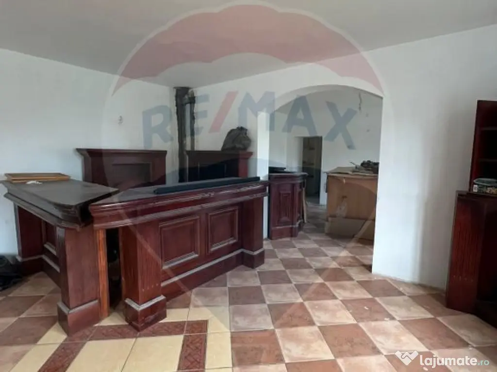 Pensiune/Casă cu 18 camere de vânzare în Campulung Mol... 