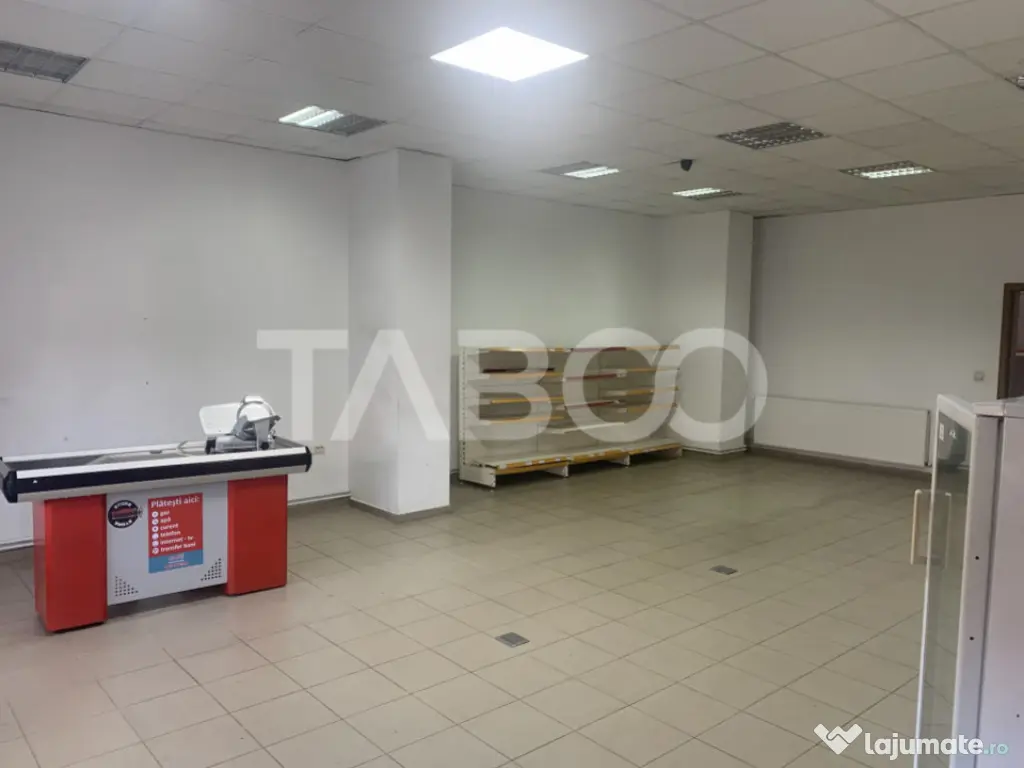 Spatiu comercial de inchiriat 90 mpu curte 35 mp in Poplaca 