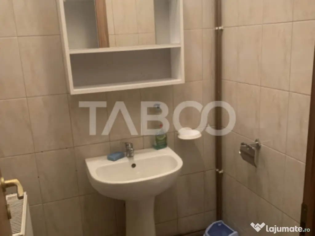 Spatiu comercial de inchiriat 90 mpu curte 35 mp in Poplaca 