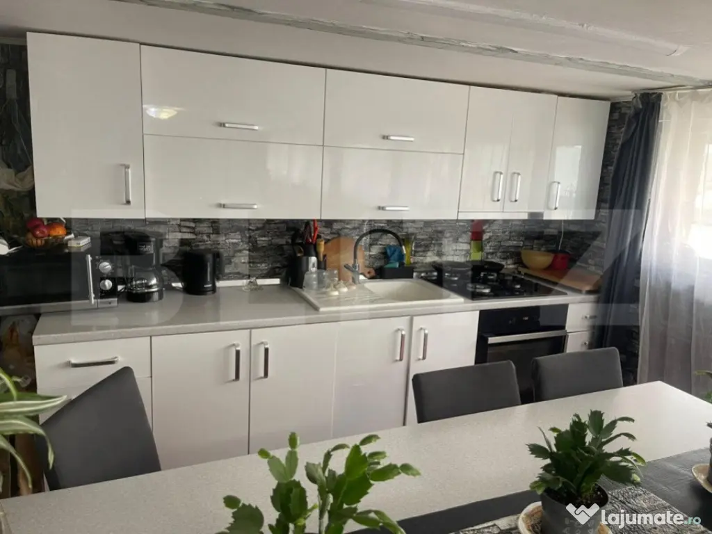 Oportunitate!!! Casa cu 6 camere, 200mp utili, Radauti 