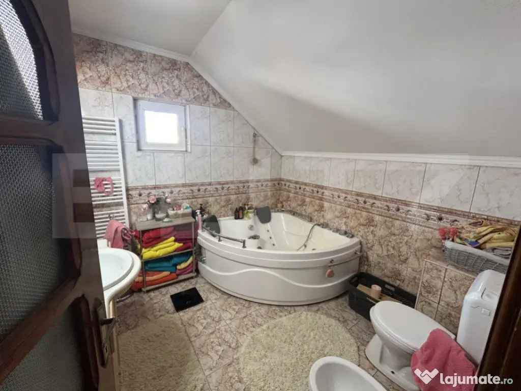 Casă ultracentrală 4 camere în Oradea